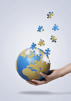 PSD 편집이미지 손 교육 세계지도 지도 들기 신체부위 글로벌 지구본 퍼즐 퍼즐조각 이미지편집 조각 모션 사람 세계 파일형식