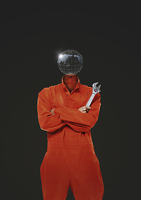 PSD 편집이미지 직업 교육 지구 세계지도 지도 작업복 한명 들기 사람 상반신 글로벌 지구본 팔짱 공구 스패너 엔지니어 글로벌교육 이미지편집 1 옷 모션 세계 도구 기술자 파일형식