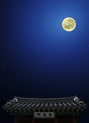 포토 JPG 편집 별 백그라운드 고건축 밤하늘 기와 사람없음 추석 보름달 달 기와지붕 국내포토 자연요소 건축물 명절 하늘 지붕 야간 파일형식
