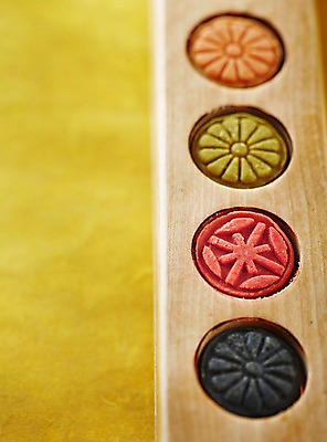 포토 JPG 스튜디오촬영 한국전통 음식 백그라운드 근접촬영 사람없음 아웃포커스 과자 추석 전통음식 판넬 다식 국내포토 전통 명절 뷰포인트 디저트 한국 촬영기법 실내 파일형식