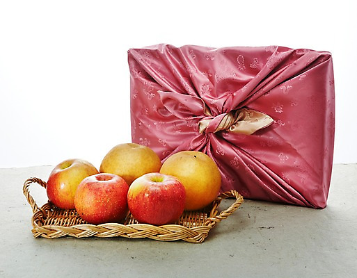 포토 JPG 스튜디오촬영 한국전통 음식 백그라운드 과일 사람없음 선물상자 바구니 추석 사과 선물세트 추석선물 국내포토 전통 명절 한국 실내 선물 상자 파일형식 명절선물