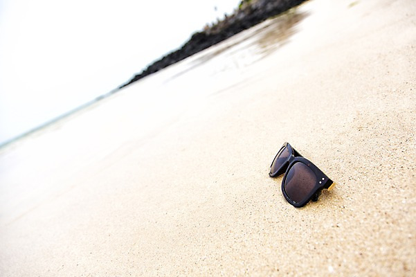 포토 JPG 주간 안경 한국 해변 사람없음 야외 아웃포커스 모래사장 선글라스 한개 제주도 오브젝트 국내포토 자연요소 1 잡화 아시아 바다 촬영기법 파일형식