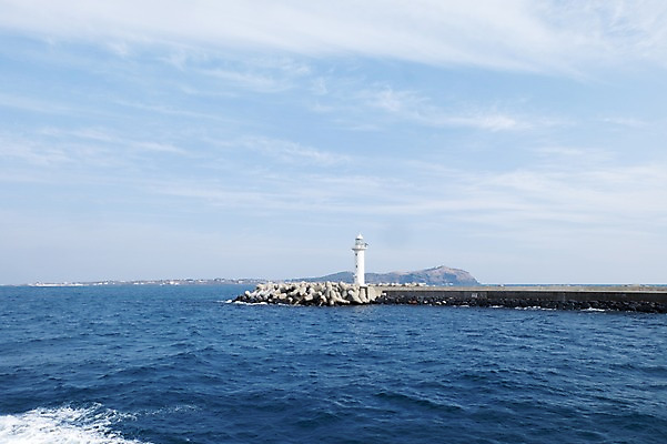 포토 JPG 주간 바다 하늘 한국 등대 풍경 사람없음 야외 제주도 국내포토 자연요소 아시아 파일형식