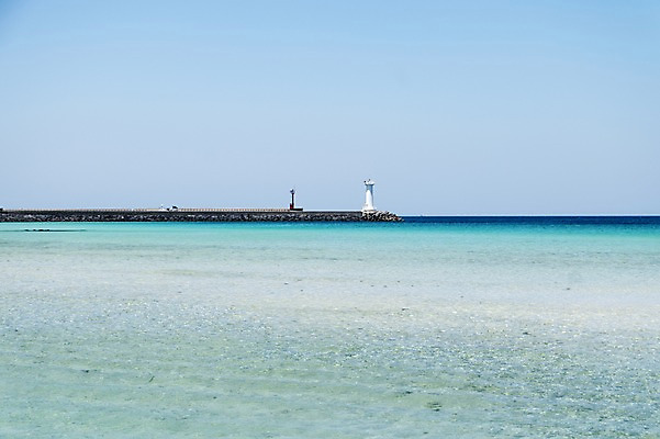 포토 JPG 주간 바다 한국 등대 풍경 해변 사람없음 야외 제주도 만 국내포토 자연요소 아시아 파일형식