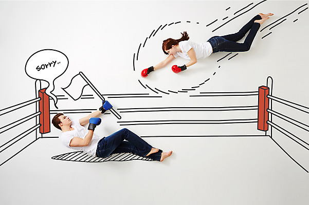 전신 PSD 서양인 외국인 편집 편집이미지 여자 남자 백그라운드 포토일러 사람 두명 권투 깃발 권투글러브 디지털합성 합성 항복 이미지편집 인종 격투기 글러브 파일형식