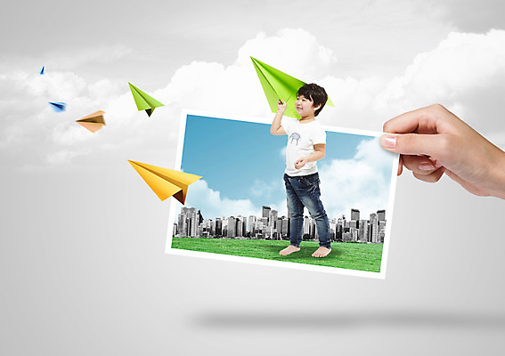 전신 PSD 구름 편집이미지 손 어린이교육 교육 남자 어린이 하늘 날리기 서기 웃음 들기 사람 동양인 빌딩 소년 잔디 옆모습 신체부위 한국인 도시 종이비행기 기념사진 어린이만 이미지편집 자연요소 식물 뷰포인트 모션 표정 인종 건물 종이접기 파일형식