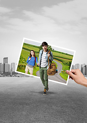 전신 PSD 구름 편집이미지 손 커플 여자 남자 대학생 여행 가방 하늘 서기 웃음 들기 사람 동양인 빌딩 20대 성인 신체부위 손잡기 한국인 배낭여행 기념사진 청년만 성인만 이미지편집 자연요소 학생 잡화 관계 모션 표정 인종 청년 건물 파일형식