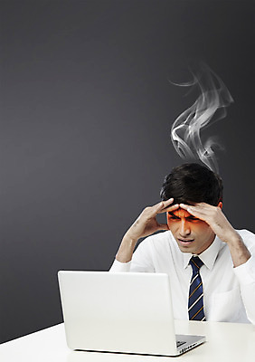 PSD 서양인 외국인 편집이미지 응시 남자 비즈니스 스트레스 한명 사람 정장 상반신 20대 성인 노트북 업무 비즈니스맨 찡그림 연기 두통 남자만 남자한명만 성인남자만 청년만 청년남자만 청년남자한명만 성인한명만 성인남자한명만 성인만 이미지편집 1 시선 옷 표정 인종 청년 전자제품 작업 직장인 질병 파일형식