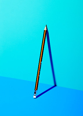 포토 JPG 스튜디오촬영 컬러 백그라운드 실내 근접촬영 사람없음 파란색 필기구 연필 사무용품 오브젝트 국내포토 뷰포인트 문구용품 학용품 내부 파일형식