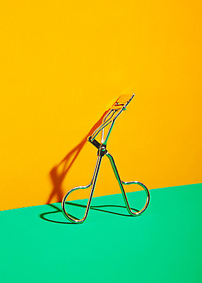 포토 JPG 스튜디오촬영 컬러 백그라운드 실내 근접촬영 사람없음 초록색 노란색 미용용품 오브젝트 뷰러 국내포토 뷰포인트 내부 화장용품 파일형식