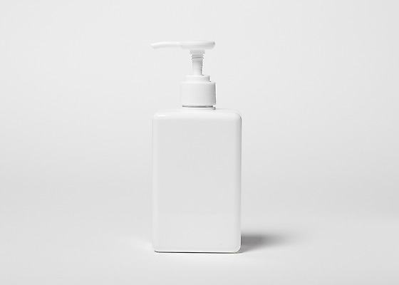 포토 JPG 스튜디오촬영 컬러 백그라운드 실내 통 근접촬영 사람없음 흰색 오브젝트 흰배경 샴푸 펌핑기 디스펜서 국내포토 뷰포인트 내부 위생용품 병_담는 파일형식
