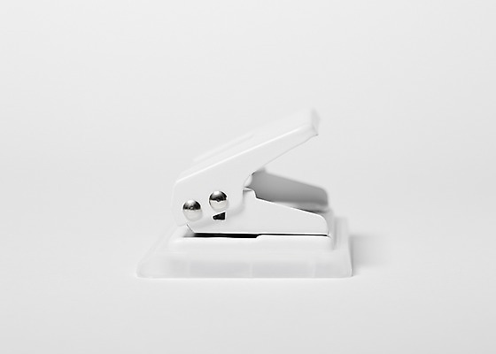 포토 JPG 스튜디오촬영 컬러 백그라운드 실내 근접촬영 사람없음 사무용품 흰색 오브젝트 흰배경 국내포토 펀칭기 뷰포인트 문구용품 내부 파일형식