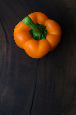 포토 JPG 음식 컬러 채소 식재료 피망 파프리카 근접촬영 사람없음 하이앵글 주황색 꼭지 국내포토 뷰포인트 파일형식