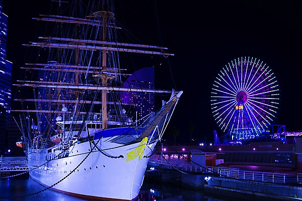 포토 JPG 해외풍경 해외 바다 야경 조명 사람없음 야외 빛 도시풍경 항구 일본 도시 대관람차 선박 국내포토 아시아 수상교통 교통시설 풍경 놀이기구 야간 파일형식 풍경_경치