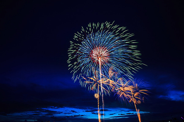 포토 JPG 구름 야경 하늘 폭죽 불꽃놀이 사람없음 야외 축제 국내포토 자연요소 놀이 야간 파일형식 풍경_경치