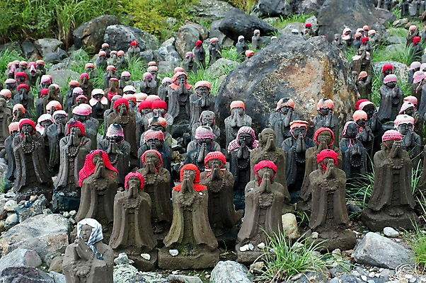 포토 JPG 주간 해외풍경 해외 종교 일본문화 풍경 사람없음 야외 조형물 동상 조각상 일본 돌_바위 바위 기도 사찰 사원 일본전통 국내포토 자연요소 동양문화 전통 아시아 외국문화 비즈니스 종교건축 미술 기념물 파일형식