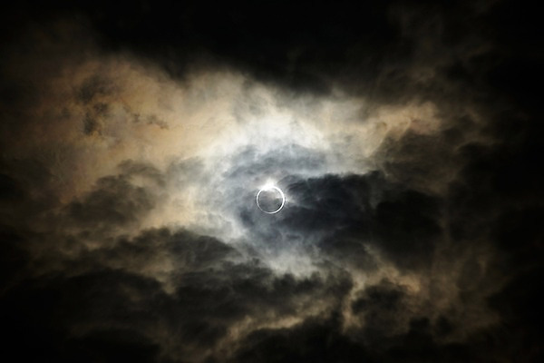 포토 JPG 자연요소 구름 백그라운드 자연 하늘 풍경 사람없음 야외 어둠 보름달 달 국내포토 생태계 파일형식