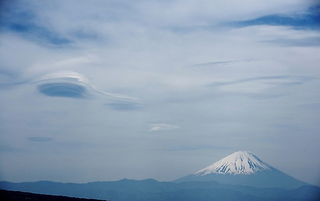 포토 JPG 주간 구름 자연 하늘 산 풍경 사람없음 야외 눈 만년설 국내포토 자연요소 날씨 생태계 파일형식