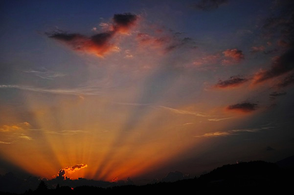 포토 JPG 구름 실루엣 자연현상 자연 하늘 풍경 사람없음 야외 빛 일출 노을 어둠 일몰 빛무리 국내포토 자연요소 촬영기법 생태계 파일형식