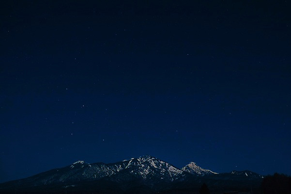 포토 JPG 별 자연 밤하늘 하늘 산 풍경 사람없음 야외 눈 국내포토 자연요소 날씨 야간 생태계 파일형식