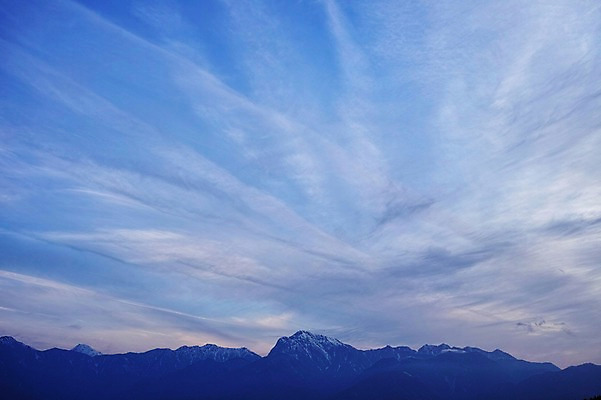포토 JPG 주간 구름 자연 하늘 산 풍경 사람없음 야외 국내포토 자연요소 생태계 파일형식