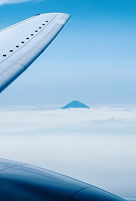 포토 JPG 주간 구름 교통수단 날개 항공교통 자연 하늘 산 비행기 풍경 사람없음 야외 비행 국내포토 자연요소 교통 대중교통 생태계 파일형식