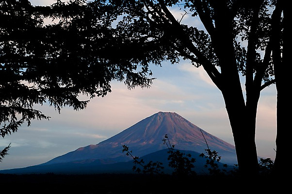 포토 JPG 주간 나무 식물 구름 실루엣 자연 하늘 산 풍경 사람없음 야외 화산 국내포토 자연요소 촬영기법 생태계 파일형식