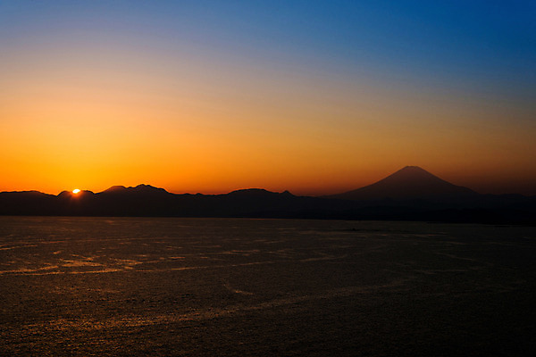 포토 JPG 실루엣 바다 자연현상 자연 산 풍경 사람없음 야외 태양 노을 일몰 국내포토 자연요소 촬영기법 생태계 파일형식