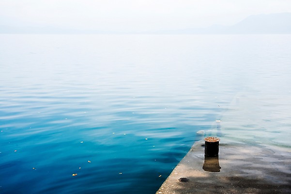포토 JPG 주간 바다 자연 풍경 사람없음 야외 항구 말뚝 국내포토 자연요소 교통시설 생태계 파일형식