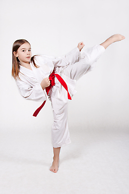 포토 JPG 해외이미지 여자 어린이 스포츠 포즈 백그라운드 이동 건강 한명 사람 컬러풀 운동 힘 흰색 수비 공격 기모노 속도 싸움 에어로빅 고립 양발 어려움 킥복싱 해외202004 해외포토 1 컬러 컨셉 모션 권투 춤 일본전통의상 파일형식 이미지허브