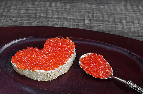 포토 JPG 해외이미지 음식 빵 백그라운드 쟁반 샌드위치 발렌타인데이 요리 사람없음 목재 컬러풀 갈색 숟가락 하트 시골 상품 오브젝트 싱글 아날로그 단백질 캐비아 해외202004 해외포토 모양 나무 컬러 식재료 재료 데이이벤트 수저 영양소 파일형식 이미지허브