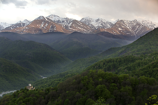 포토 JPG 해외이미지 전통 기독교 종교 문화 호수 여행 건축양식 자연 산 사람없음 건물 교회 사찰 성 중세 역사 재산 수도원 옛날 해외202004 해외포토 건축물 건축 종교건축 금융 생태계 파일형식 이미지허브