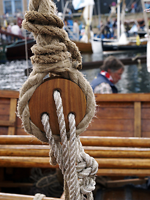 포토 JPG 해외이미지 밧줄 바다 요트 자연 사람없음 물 빛 태양 보트 묘사 해외202004 해외포토 자연요소 줄 배_교통 생태계 파일형식 이미지허브