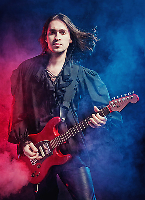 포토 JPG 해외이미지 별 문화 줄 음악 조명 한명 사람 이벤트 파티 금속 검은색 쪽지 축제 힘 소리 콘서트 공연 연주자 음악가 에너지 무대 기구 기타 악단 예술가 시끄러움 그런지 뮤지컬 블루스 비명 인기 펑크 플레이어 생존 해외202004 해외포토 자연요소 직업 1 컬러 재질 현악기 문화예술 파일형식 이미지허브