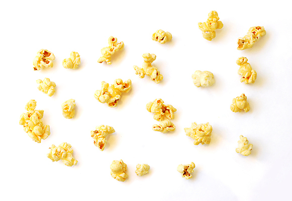 포토 JPG 해외이미지 접시 음식 백그라운드 옥수수 사람없음 노란색 흰색 대접 신선 투명 사발 클래식 맛 영화관 먹기 오브젝트 알맹이 슛 팝콘 소금 솜털 흙더미 고립 짠맛 팝 해외202004 해외포토 식기 컬러 컨셉 모션 곡류 흙 사기그릇 극장 파일형식 더미 이미지허브