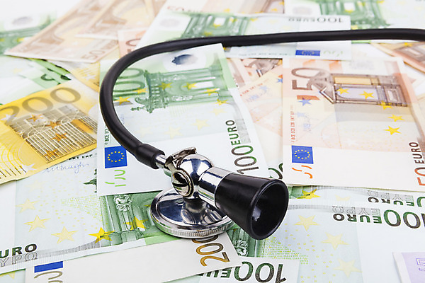포토 JPG 해외이미지 유럽 종이 백그라운드 컨셉 지폐 돈 비즈니스 청진기 건강 병원 사람없음 금융 경제 약 쌓기 검은색 장비 저축 환자 의사 유로 흰색 재산 질병 서비스 제비 보험 계산서 돌봄 위기 유럽연합 비용 해외202004 해외포토 나라 컬러 의학 의료기기 모션 조류 의료진 파일형식 이미지허브