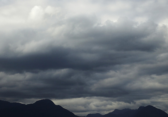 포토 JPG 해외이미지 구름 공원 실루엣 자연 하늘 날씨 산 파노라마 그림자 풍경 사람없음 야외 파란색 평화 환경 어둠 탐험 흰색 고독 떨어짐 숲 큼 그늘 예측 온도 멀리 내추럴 절정 폭풍우 로키산맥 수평선 해외202004 해외포토 자연요소 공공시설 감정 컬러 컨셉 촬영기법 비_날씨 크기 자연재해 생태계 파일형식 이미지허브