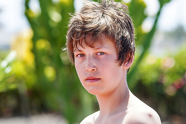 포토 JPG 해외이미지 나무 백인 1 응시 남자 행복 얼굴 어린이 스포츠 생각 청소년 자연 휴가 한명 미소 사람 소년 야외 10대 물 여름 파란색 맑음 기쁨 클럽 수영선수 사춘기 심각 해외202004 해외포토 자연요소 서양인 식물 시선 계절 감정 컬러 컨셉 날씨 운동선수 표정 신체부위 생태계 파일형식 이미지허브