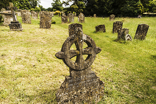 포토 JPG 해외이미지 영어 유럽 종교 지구 십자가 밭 영국 잉글랜드 그림자 사람없음 초록색 평화 흙 봄 죽음 무덤 역사 심볼 묘사 대리석 천연기념물 장례 땅바닥 신앙심 옛날 장례식 전국 줄서기 파멸 해외202004 해외포토 문자 계절 나라 컬러 컨셉 농업 재료 모션 바닥 파일형식 소멸 이미지허브