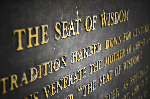 포토 JPG 해외이미지 알파벳 생각 의자 사람없음 단어 검은색 황금 스마트 날카로움 신앙심 해외202004 해외포토 문자 영어 컬러 가구 컨셉 파일형식 이미지허브