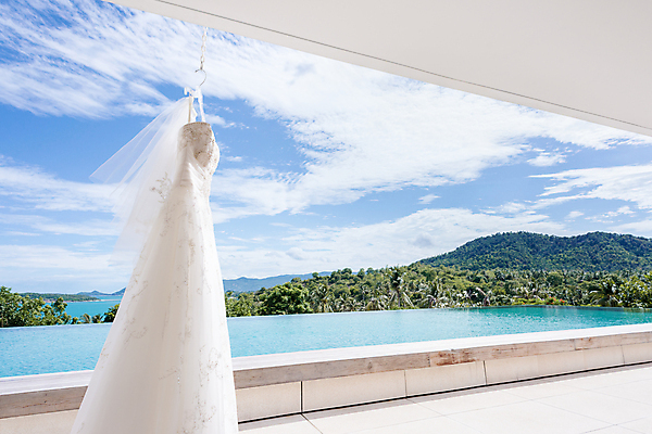 포토 JPG 해외이미지 모양 전통 디자인 드레스 옷 여자 결혼 백그라운드 신혼부부 자연 하늘 결혼식 매달리기 사랑 사람없음 초록색 파란색 빛 유행 봄 신혼여행 흰색 축하 고급 우아함 심볼 순수 준비 약혼 베일 특별함 해외202004 해외포토 부부 계절 감정 컬러 컨셉 모션 사람 이벤트 생태계 약속 신혼 파일형식 이미지허브