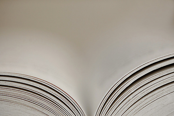 포토 JPG 해외이미지 교육 종이 백그라운드 사람없음 책 빨간색 독서 쌓기 오픈 오브젝트 페이지 해외202004 해외포토 컬러 모션 파일형식 이미지허브