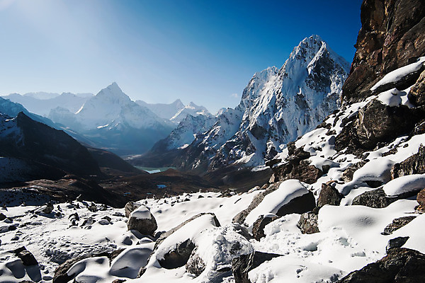 포토 JPG 해외이미지 아시아 여행 자연 하늘 산 풍경 경사 사람없음 야외 파란색 일출 얼음 새벽 트래킹 하이킹 바위 정상 큼 고도 산등성이 엽서 장면 암초 네팔 통과 로스앤젤레스 골 절정 히말라야 해외202004 해외포토 자연요소 나라 컬러 레저 노을 미국 돌_바위 크기 편지 생태계 파일형식 산맥 이미지허브