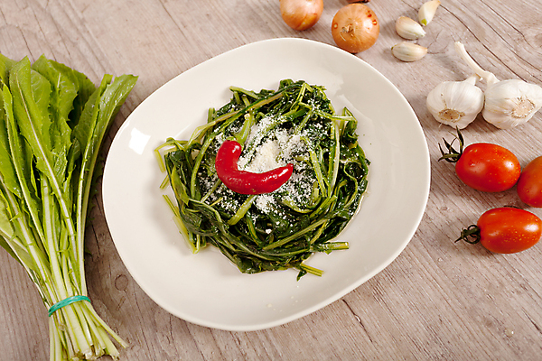 포토 JPG 해외이미지 식물 전통 음식 잎 토마토 채소 재료 양파 치즈 건강 마늘 사람없음 목재 식당 식사 이탈리아 샐러드 신선 유기농 후추 영양분 치커리 해외202004 해외포토 나무 웰빙 유럽 유제품 상점 향신료 파일형식 이미지허브