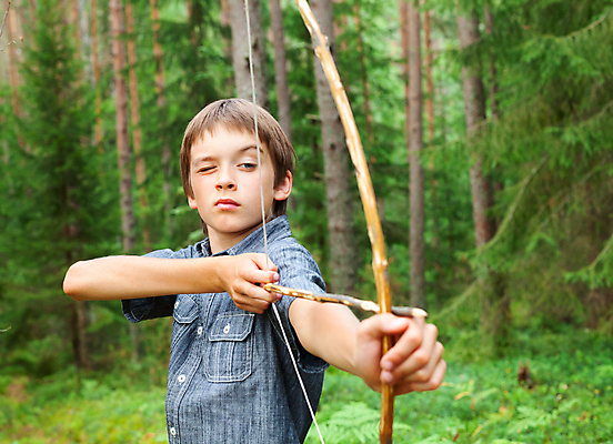포토 JPG 해외이미지 1 손 무기 어린이 자연 놀이 화살 기술 한명 소년 야외 목재 10대 경쟁 장비 도전 게임 잡기 목표 숲 발사 위협 연습 활 양궁 조준 사냥꾼 사수 나쁜 궁수 핸드메이드 해외202004 해외포토 나무 직업 남자 스포츠 컨셉 재료 모션 청소년 사람 신체부위 생태계 파일형식 이미지허브