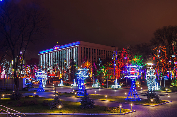 포토 JPG 해외이미지 나무 계절 공원 실루엣 유럽 크리스마스 겨울 오렌지 휴가 불꽃 전등 조명 기념 사람없음 야외 장식 빨간색 초록색 파란색 빛 컬러풀 노란색 어둠 추위 흰색 램프 축하 재산 야간 저녁 즐거움 문학 마법 타운 해외202004 해외포토 자연요소 식물 공공시설 기념일 감정 나라 컬러 컨셉 과일 불 촬영기법 금융 도시 파일형식 이미지허브