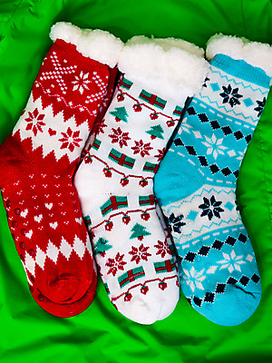 포토 JPG 해외이미지 옷 어린이 분홍색 장갑 신발 크리스마스 겨울 휴가 양말 따뜻함 선물 사람없음 빨간색 파란색 컬러풀 크리스마스트리 산타클로스 유행 줄무늬 흰색 아기 면 쌍 오브젝트 니트 마법 K 양모 양발 해외202004 손모아장갑 해외포토 알파벳 잡화 계절 기념일 컬러 상의 무늬 사람 직물 파일형식 이미지허브