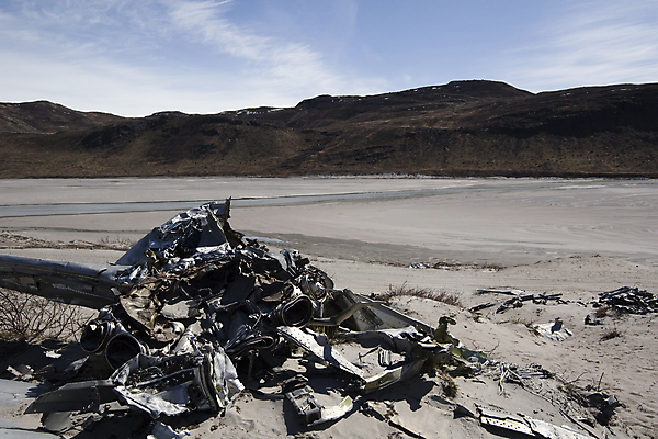 포토 JPG 해외이미지 자연 하늘 디저트 산 비행기 풍경 사람없음 금속 폐기물 은박지 한조각 대패 재앙 해외202004 해외포토 1 음식 항공교통 재질 대중교통 쓰레기 생태계 파일형식 이미지허브