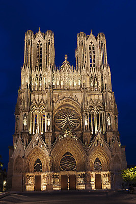 포토 JPG 해외이미지 건축물 건축양식 풍경 사람없음 야외 빛 프랑스 야간 대성당 파리_프랑스 해외202004 해외포토 자연요소 건축 유럽 성당 파일형식 이미지허브