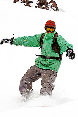 포토 JPG 해외이미지 남자 여행 이동 자연 하늘 휴식 산 한명 사람 풍경 경사 야외 초록색 빛 평화 얼음 침묵 기쁨 회색 자유 흰색 오픈 황무지 고독 위험 가루 심플 지역 암초 선로 운동가 해외202004 해외포토 자연요소 1 감정 컬러 컨셉 소리 생태계 파일형식 이미지허브